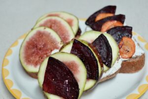 Open sandwich w/ Baked Beet
