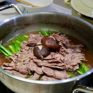 아롱사태 수육 전골