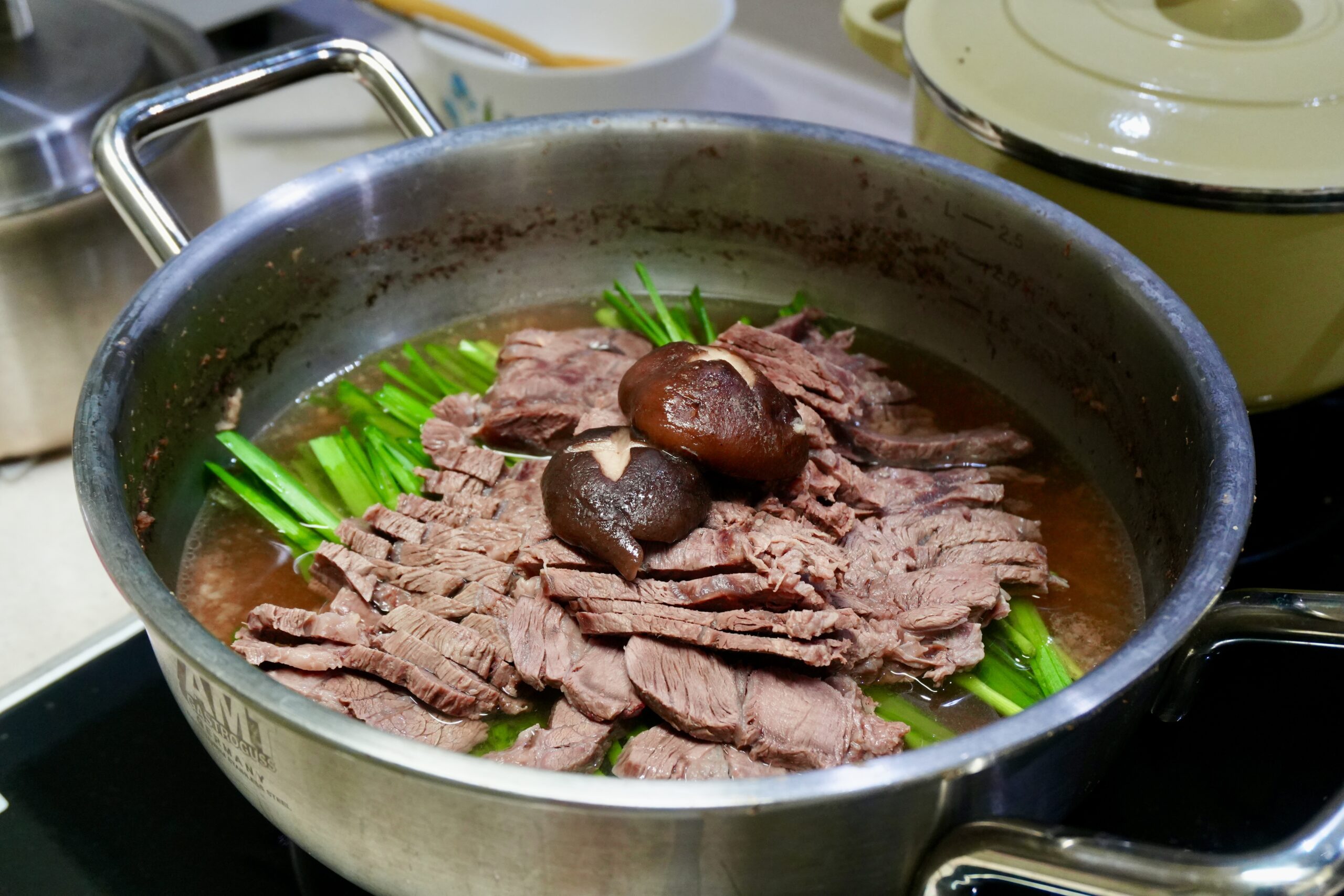 아롱사태 수육 전골