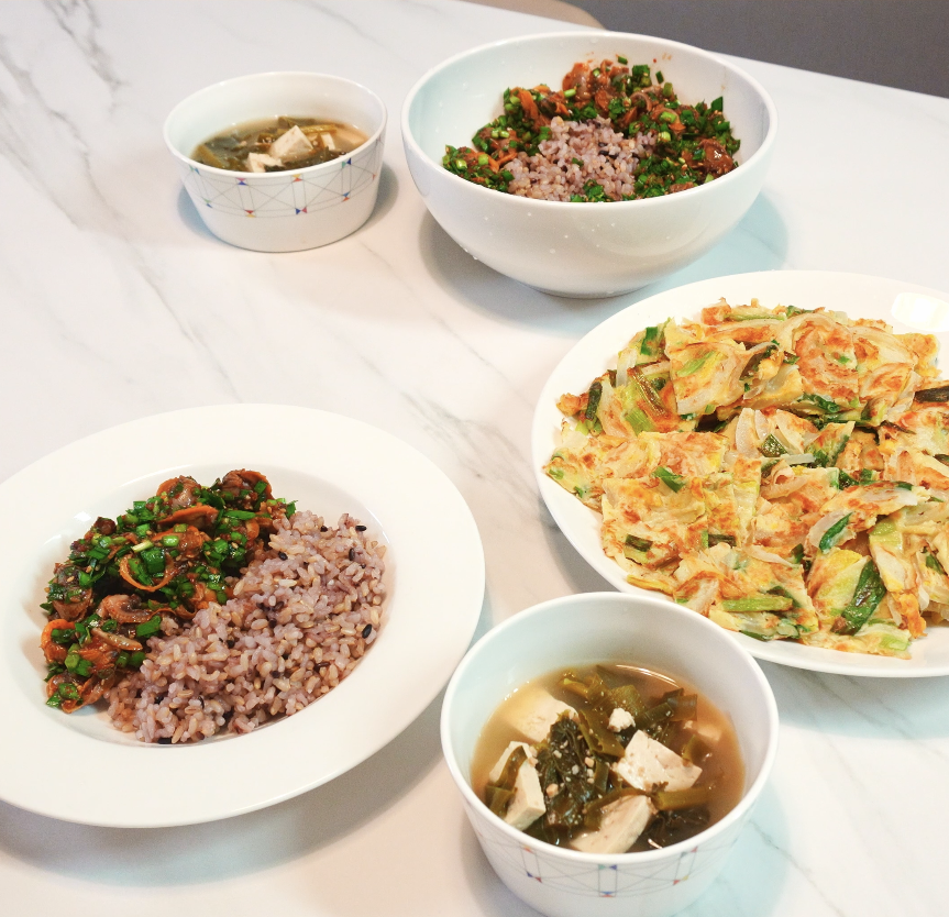 Cockles bibimbap