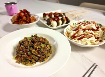 커리 볶음밥, 떡갈비 꼬치